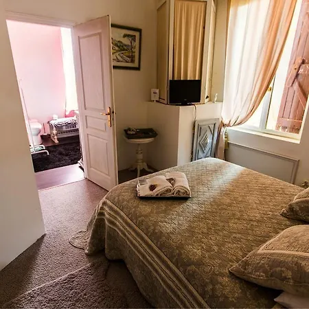 Chambres D'hotes Du Chateau De Bed and Breakfast